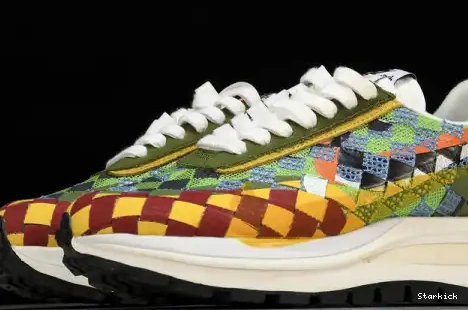 sacai  “Green DR5209-300 Vaporwaffle Woven Gusto” Nike 0526